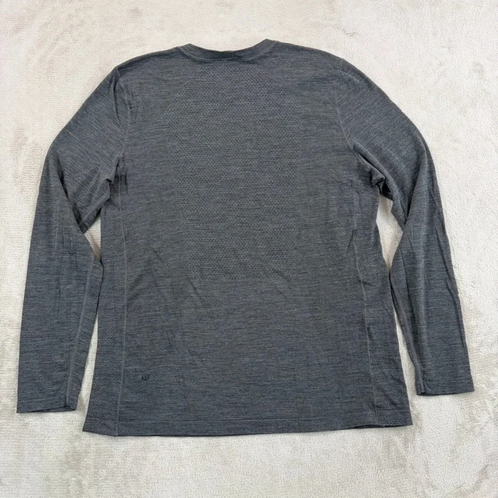 Lululemon Swiftly Tech Crew Neck T Shirt in Grey Women 10‎ Long Sleeve Yoga Gym